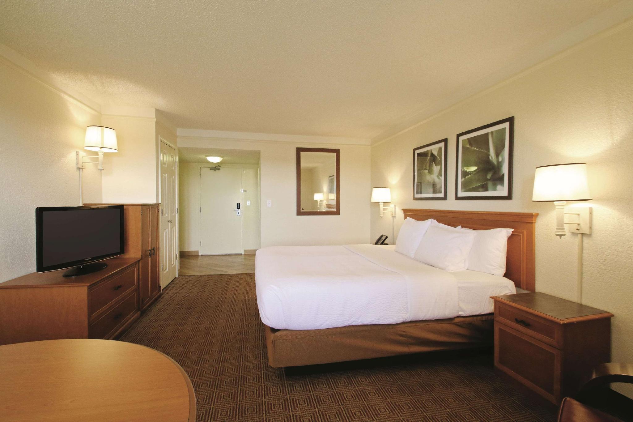 La Quinta By Wyndham Coral Springs University Dr Bagian luar foto