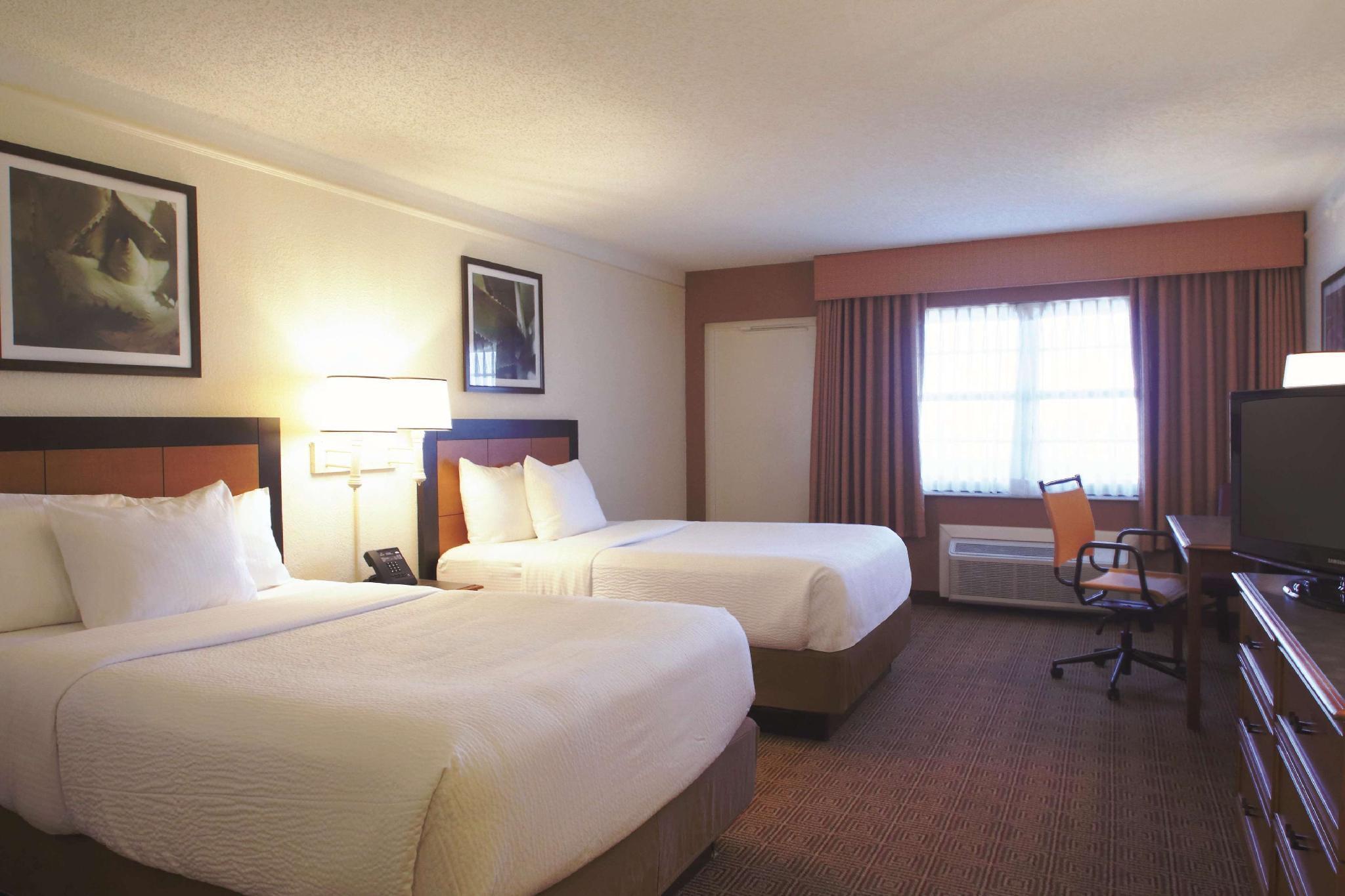 La Quinta By Wyndham Coral Springs University Dr Bagian luar foto